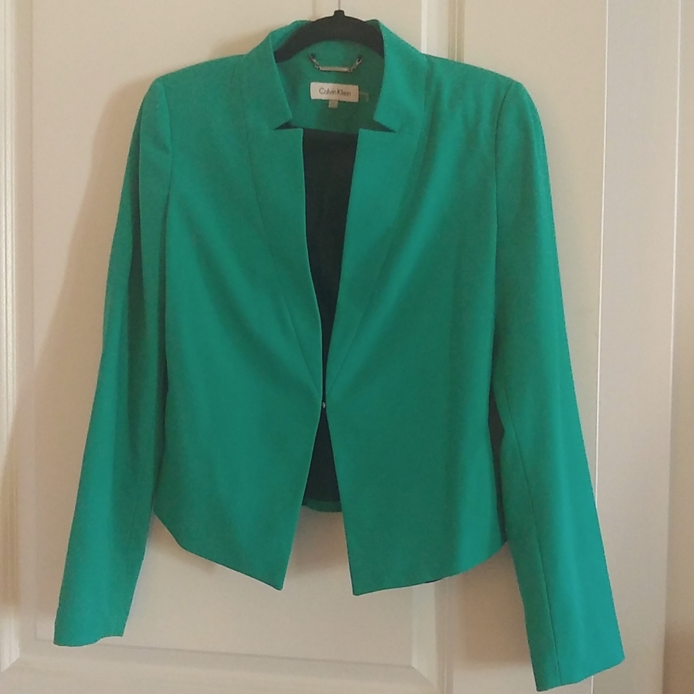 A beautiful emerald green blazer. Great condition.